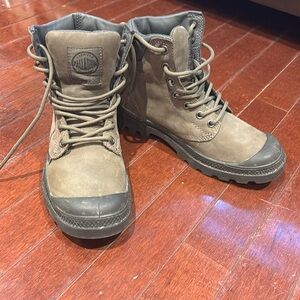 Palladium boys boots WATERPROOF